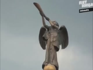 صور Angel Uzupis تمثال