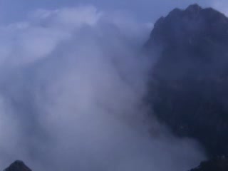  الصين_(منطقة):  آنهوي:  
 
 Huangshan Mountain Range