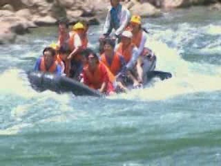  Чжанцзяцзе:  Китай:  
 
 Рафтинг по реке Маоянь