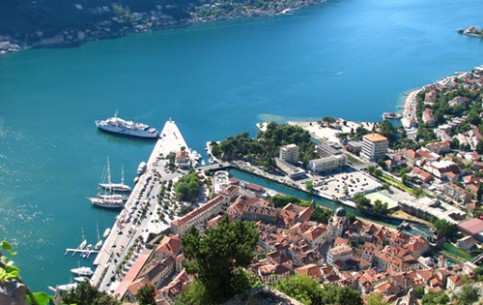 Хотите провести отпуск в Черногории? Купите путевку в Бечичи - один из красивейших курортов Европы.
