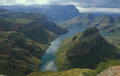 The Blyde River Canyon is the third largest in the world - an ideal place for hiking: scenic mountain roads and numerous viewing platforms will help to enjoy the beauty of local nature