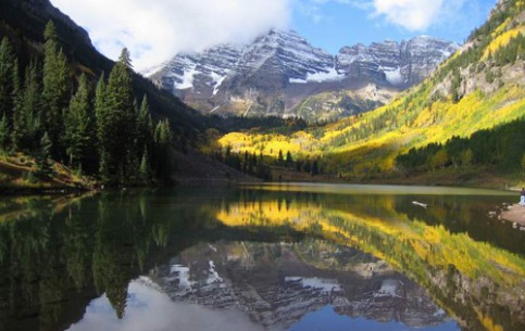 Mountain State of Colorado is rich in beautiful cities, national parks, rivers and lakes, canyons and waterfalls - expanse for tourism