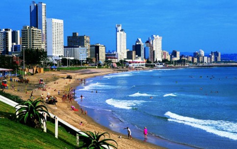 Durban is year-round resort. The coast is protected against shark by nets. Main attractions: Dolphinarium, bird’s park, aquarium-museum, water amusement center, botanical garden, Japanese garden, bazaar and many others 