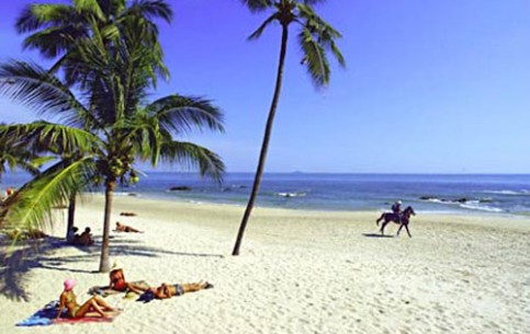 These resorts are noted for their magnificent placid beaches, clear sea, national parks, mountains, waterfalls, caves and provide a relaxing holiday.