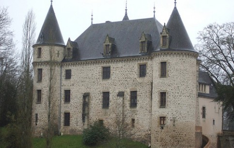 Quiet outdoor recreation with swimming and fishing (rod), hiking in the mountains, water sports (rafting) attract tourists to Limousin