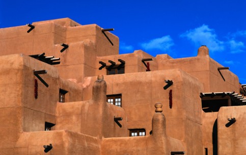 Гористый штат Нью-Мексико оценит по достоинству любой путешественник: древняя культура, 20 индейских поселений, горнолыжные курорты. 