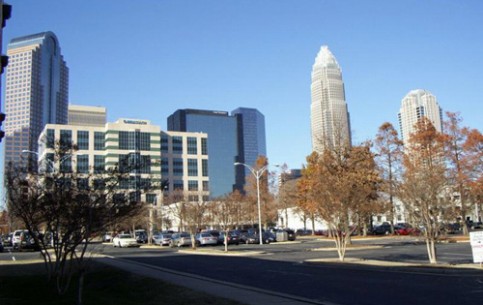 In the state of North Carolina there are many rivers and foothills, beautiful cities with museums and parks, hotels and resorts on the Atlantic shores