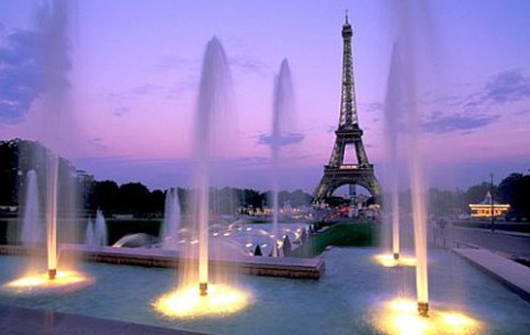 Everyone dreams to see Paris! There are thousand ways to discover this delightful city! Find your own one