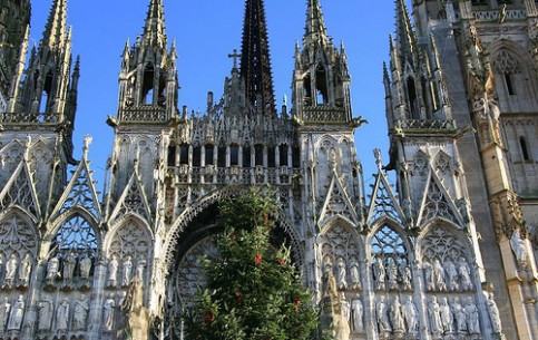 It was in Rouen where Joan of Arc was burnt in 1431, being declared a heretic. Now, the city is a real open-air museum of masterpieces of Gothic architecture