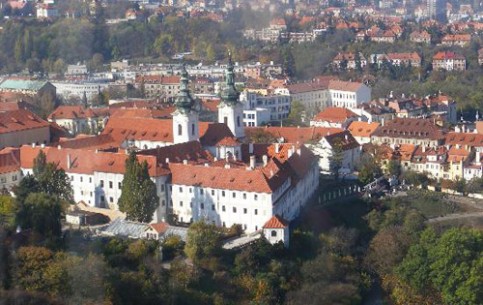 Страговский монастырь был основан Владиславом II в 1143 году и до сих пор служит домом для монахов-премонстрантов.