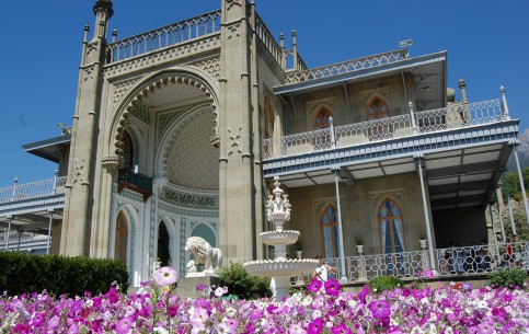 Yalta, the most popular and fashionable resort of Crimea, is located in subtropical zone. There are an abundant vegetation, fabulous beaches and healing air