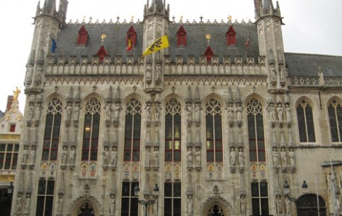  ブルッヘ:  ベルギー:  
 
 Bruges Town Hall