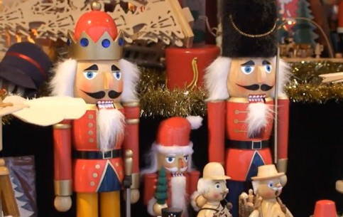 莱茵兰-普法尔茨:  德国:  
 
 Christmas in Moselle Valley