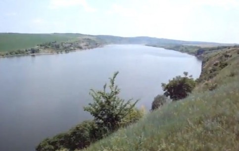  イヴァーノ＝フランキーウシク:  ウクライナ:  
 
 ドニエストル川