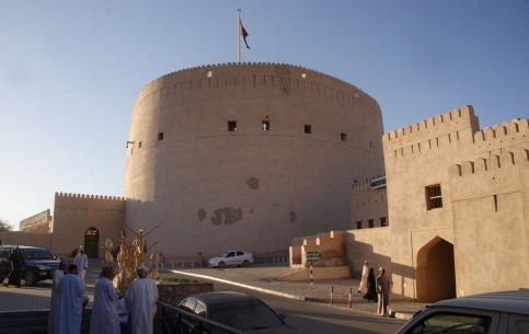  Nizwa:  阿曼:  
 
 Fort of Niwza