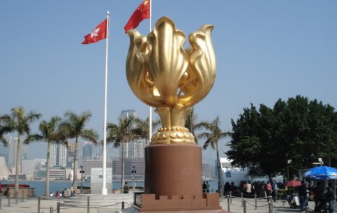  香港:  中国:  
 
 Golden Bauhinia Square