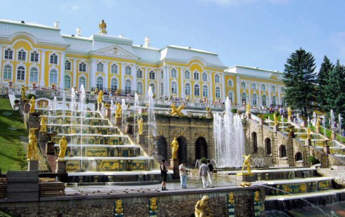  Petrodvorets - Peterhof:  圣彼得堡:  俄国:  
 
 Grand Cascade