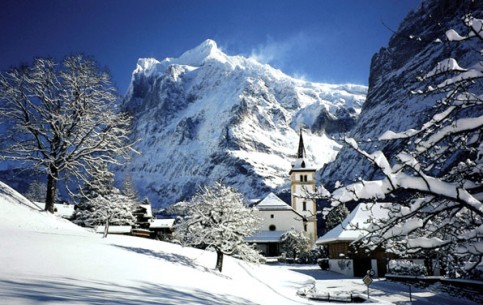 Alpine resort town of Grindelwald attracts tourists with fantastic mountain scenery,age-old forests, healthy ecology and excellent conditions for active rest in every season of the year