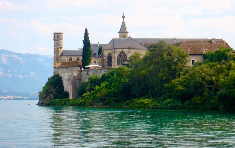  Rhône-Alpes:  法国:  
 
 上库姆修道院