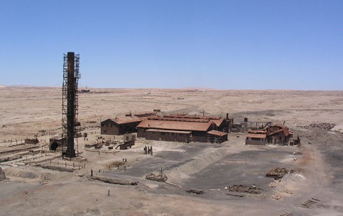  チリ:  
 
 ハンバーストーンとサンタ・ラウラの硝石工場群