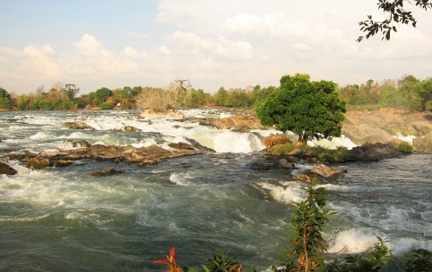  老挝:  
 
 孔恩瀑布
