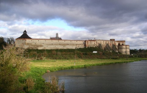  أوكرانيا:  Khmelnytskyi:  
 
 Medzhybizh