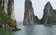 Rock climbing in Halong Bay صور