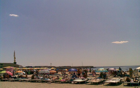 Скадовск – курорт государственного значения на берегу мелководного  Джарылгачского залива, одно из лучших мест для комфортабельного и недорогого отдыха у моря