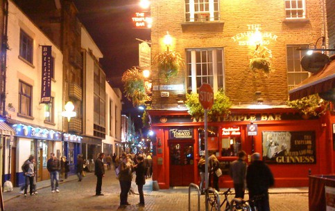  Dublin:  爱尔兰:  
 
 坦普尔酒吧区