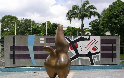  卡拉卡斯:  委内瑞拉:  
 
 University City of Caracas