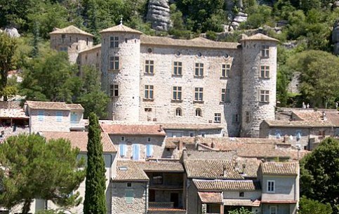  Rhône-Alpes:  フランス:  
 
 Vogue Castle
