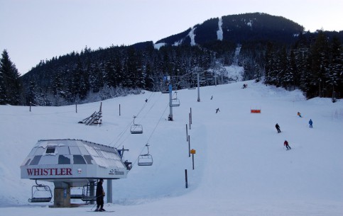 Из-за уникальных альпийских чаш и глетчеров, отличных трасс и современных подъемников Уистлер-Блэккомб считается одним из лучших горнолыжных курортов в мире