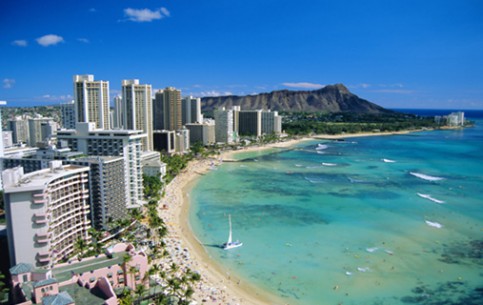 On Hawaii there is everything you dreamed of: beautiful beaches and trendy discos for lovers of entertainment, virgin jungle and wild gardens for nature lovers, magnificent coral reefs and the best surfing points for fans of sports recreation